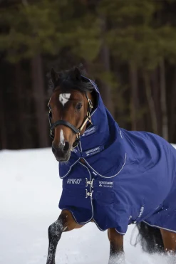 New Amigo Hero 900 Plus Medium Turnout Rug, 200g Medium & Heavyweight Turnout Rugs