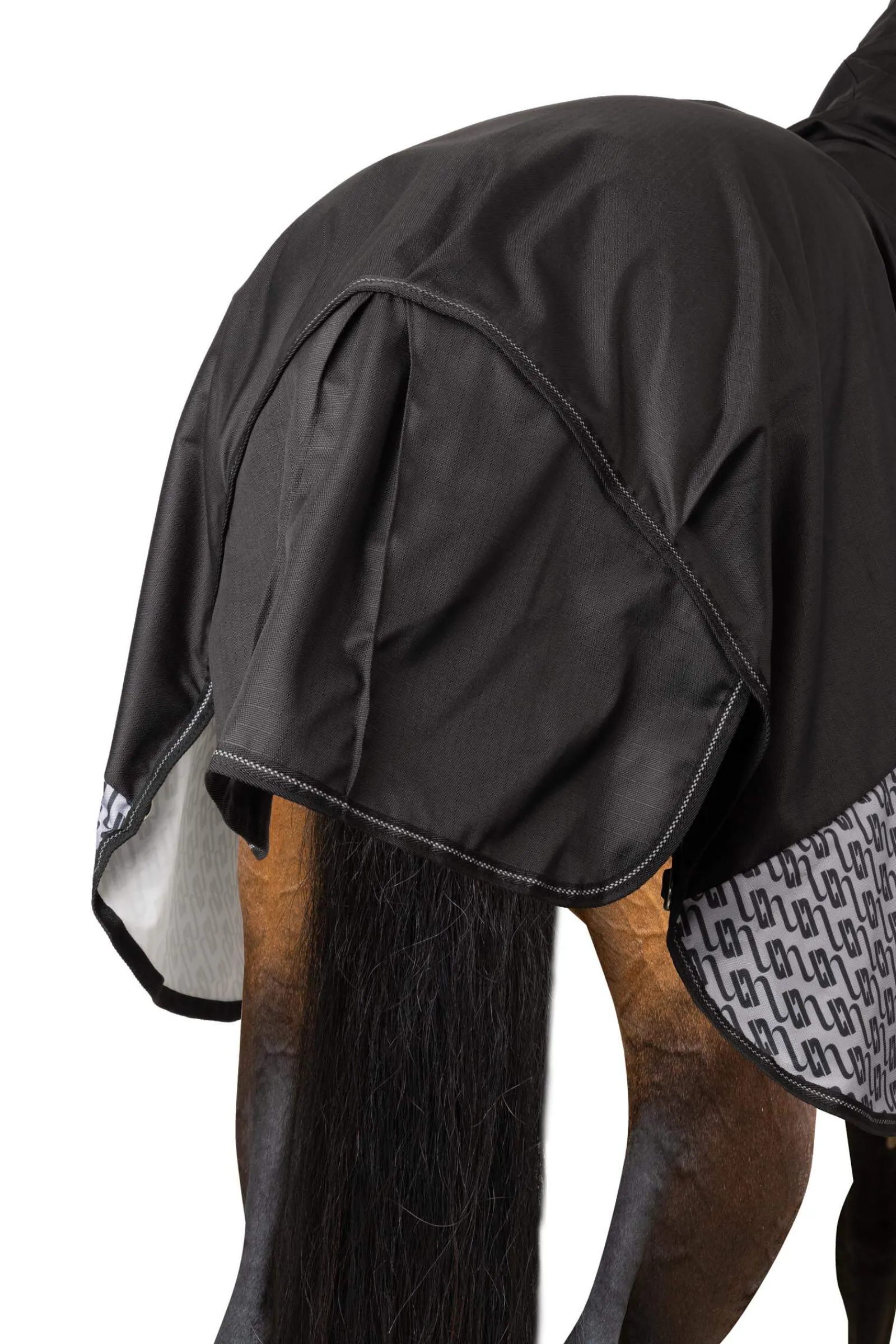 Sale Avalanche 1200D Lite Medium Turnout with Fleece lining Lightweight Turnout Rugs